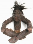 homme assis sumo de Bornéo