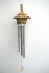 carillon avec cabane en paille