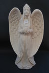 l'ange en pierre blanc