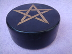 boîte ronde avec pentacle