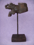 éléphant sur pied 