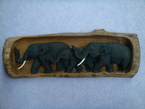 famille des éléphants vue de côté