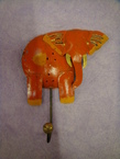portemanteau éléphant rouge