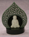 bouddha enseignant dans le temple