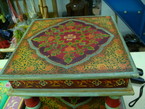 Une table en bois de sheesham 35x35cm