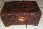 une caisse en bois de rose 30cm