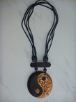 Collier en bois dûr