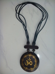 Collier en bois dûr