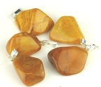 pendentif en jaspe jaune