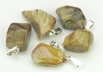 pendentif en bois pétrifié